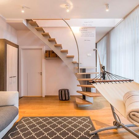 Central 2-Level Penthouse With Terrace And Free Parking รีกา ภายนอก รูปภาพ