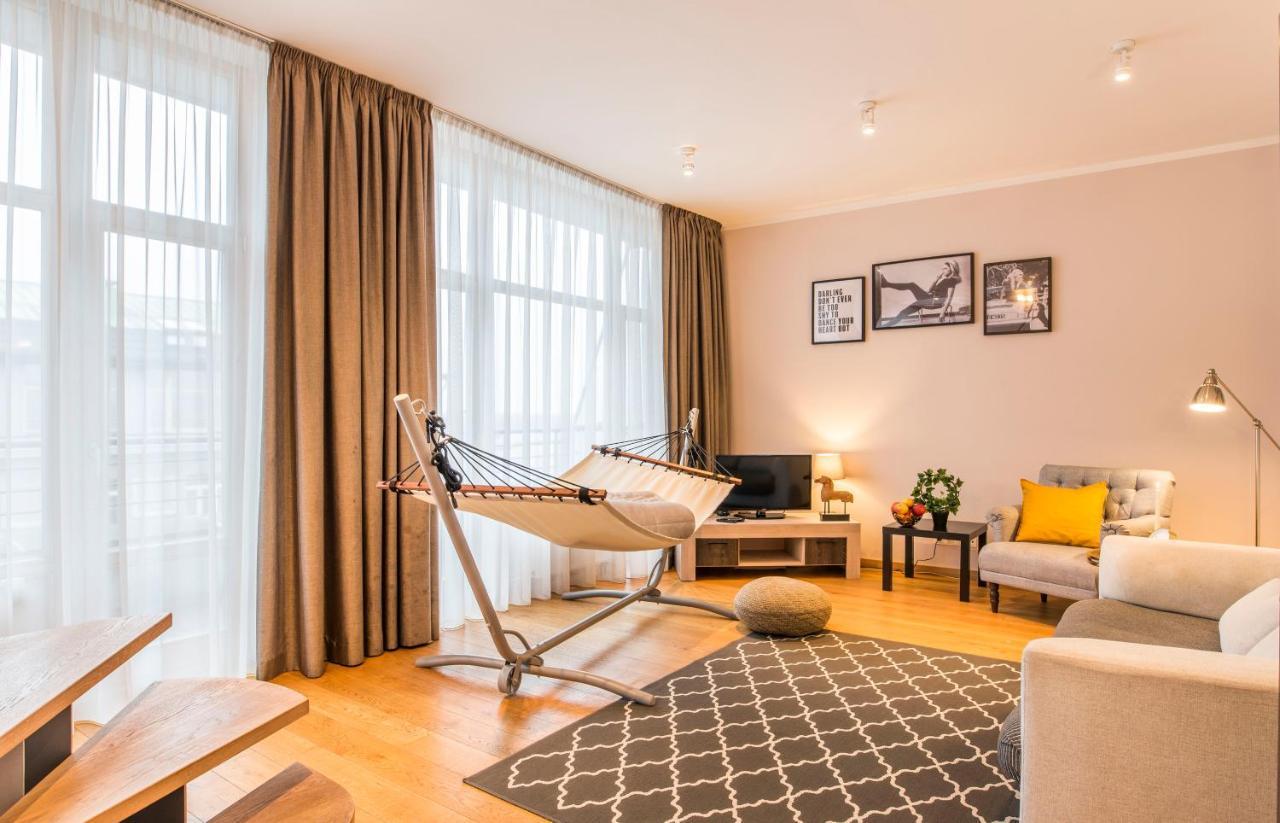 Central 2-Level Penthouse With Terrace And Free Parking รีกา ภายนอก รูปภาพ