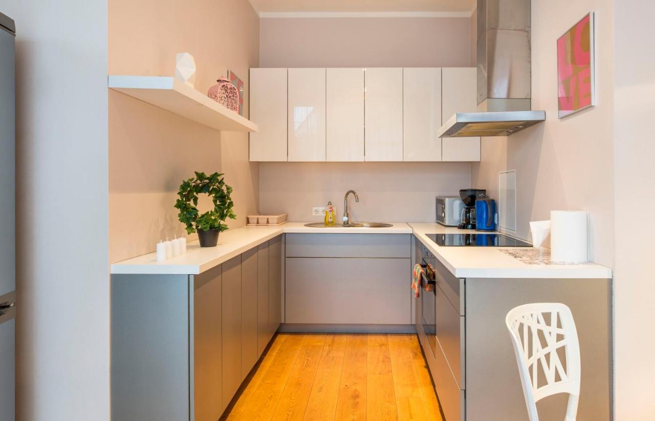 Central 2-Level Penthouse With Terrace And Free Parking รีกา ภายนอก รูปภาพ