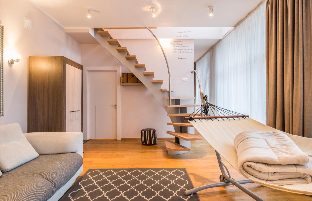 Central 2-Level Penthouse With Terrace And Free Parking รีกา ภายนอก รูปภาพ