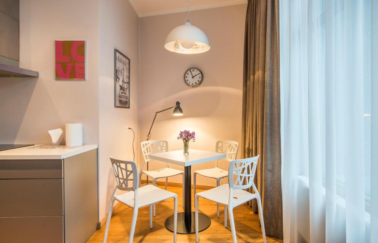 Central 2-Level Penthouse With Terrace And Free Parking รีกา ภายนอก รูปภาพ