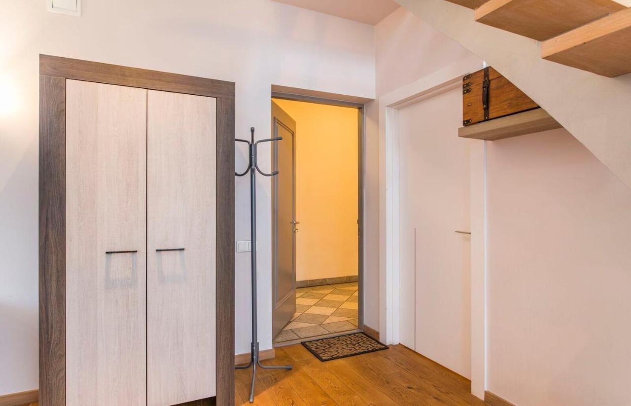 Central 2-Level Penthouse With Terrace And Free Parking รีกา ภายนอก รูปภาพ
